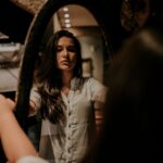 mujer reflexionando sobre ansiedad por la comida y necesidad de control